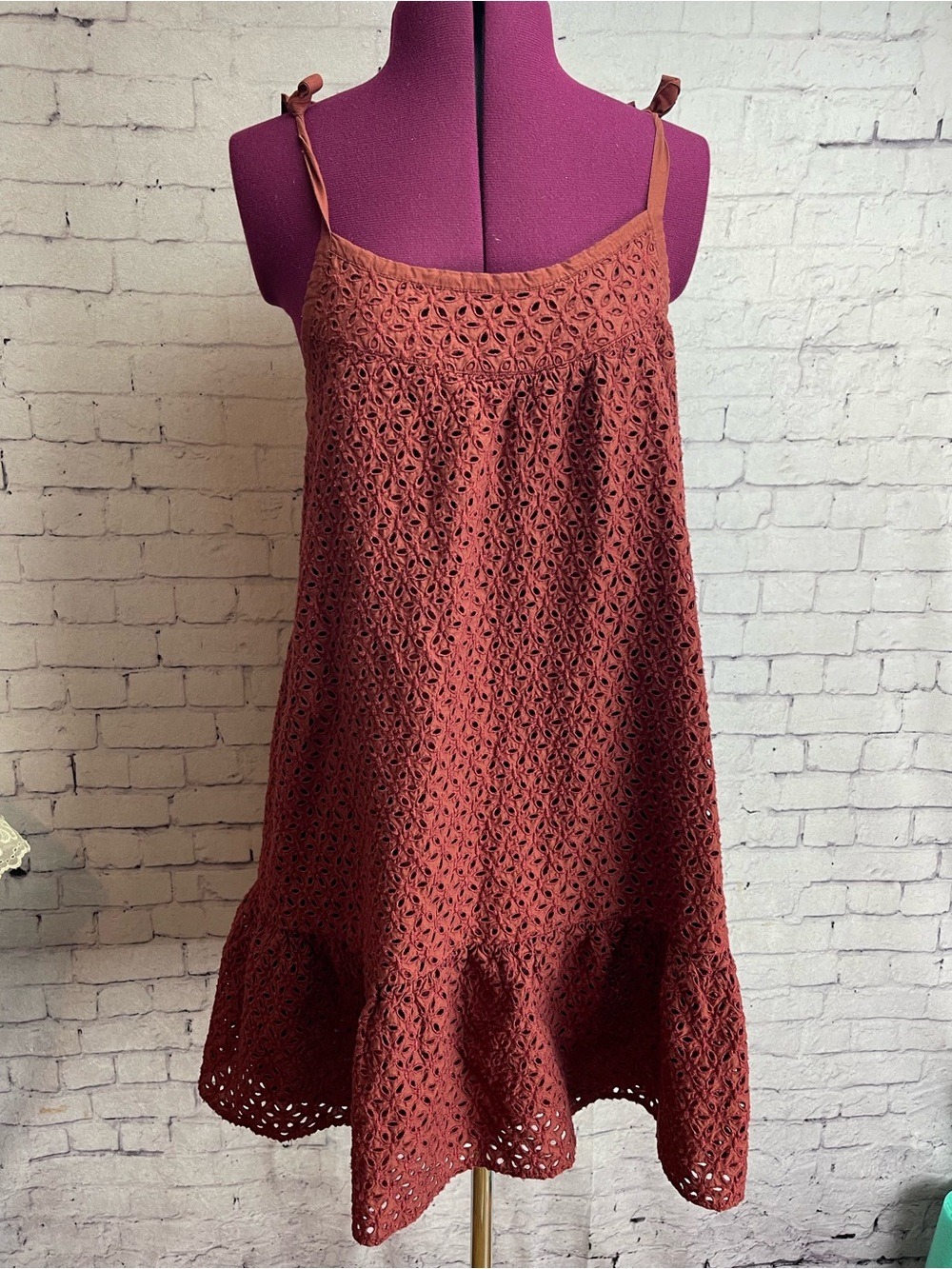 Gap size small brick red eyelet lace dress